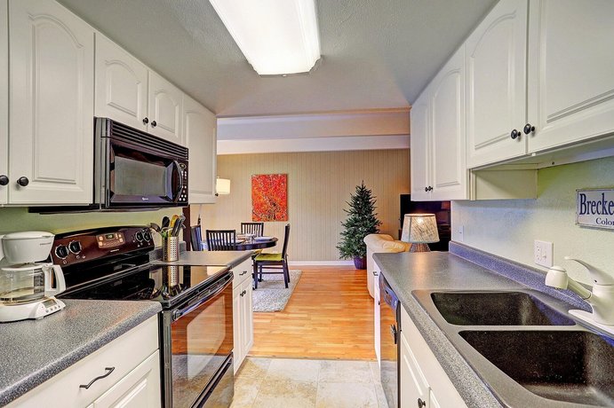 Ski & Racquet Club B-106 2 Bedrooms 2 Bathrooms Condo