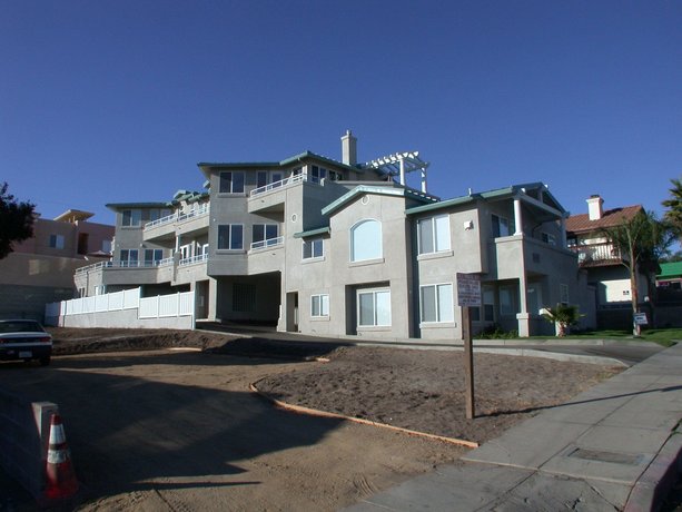 361 C Hinds Three-Bedroom Apartment