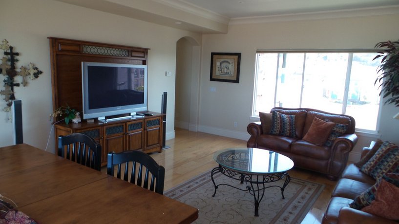 271 Wadsworth Two-Bedroom Apartment