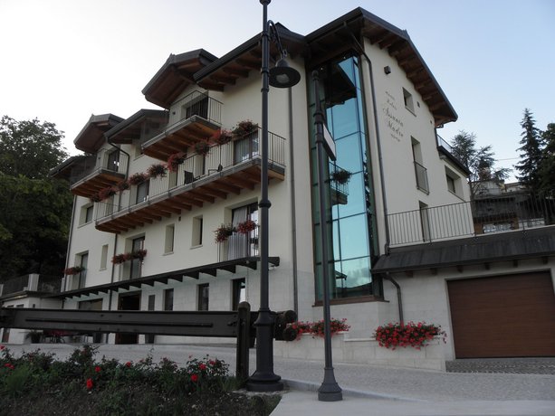 Relais Assunta Madre Rivisondoli-Monte Pratello Ski Resort Italy thumbnail