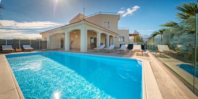 Karmilos hill villa