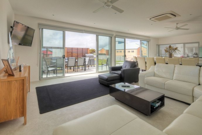 Villa Moyne - located in a quiet cul de sac and designed for beach families