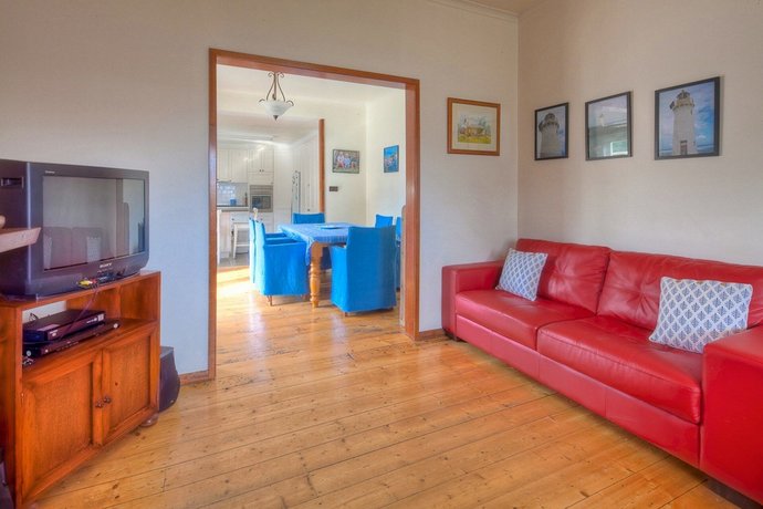Carrick Fergus - Centrally located family home