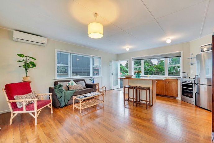 Sunny Grey Lynn Holiday Home
