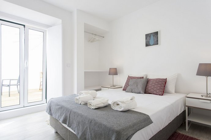 Castelo Picao Apartments