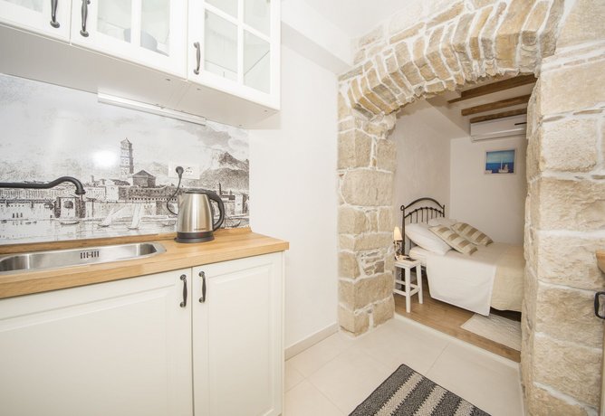 Apartments Stone Elegance