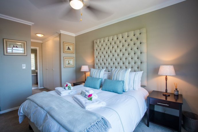 dk villas 1 Harbour View Hout Bay