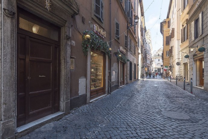 Montecitorio & Pantheon Stylish Flat