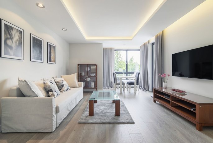 Luxury Apartments - Okrzei Residence