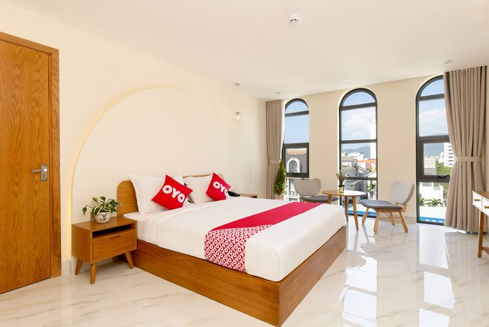 OYO 541 Maple Suite Hotel