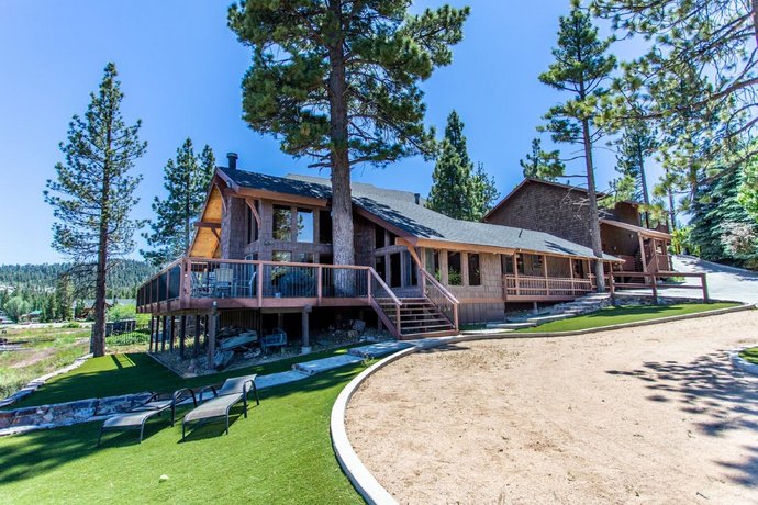 The Voges' Lake House