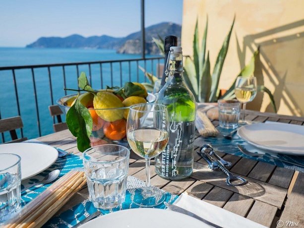 La Lampara Sea View Terrace Apartment