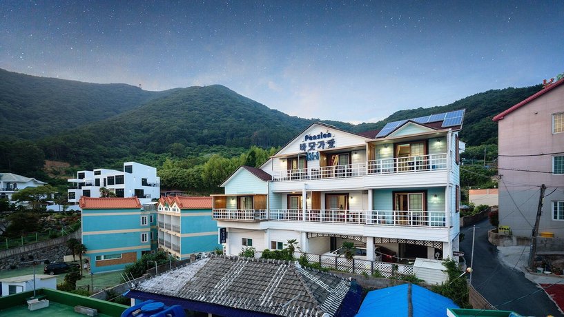 Geoje Beach Love Pension