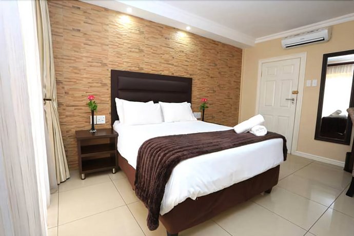 Bayside Hotel 108