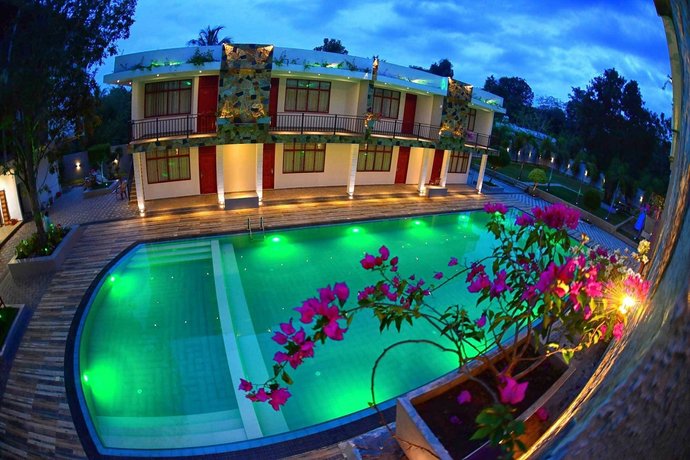 Royal Reach Family Resort