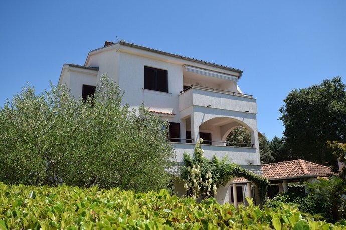 Apartment Drago Malinska