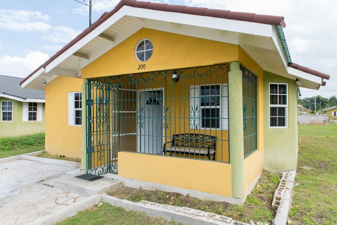 Ocho Rios Beach House at Dax Hall By The Vacation Casa
