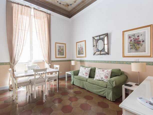 Ara Pacis Terrace Apartment
