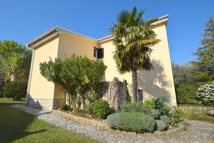 Apartments Vukas Malinska