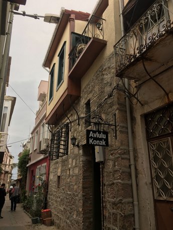 Avlulu Konak