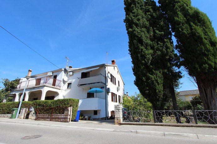 Apartments Miriana