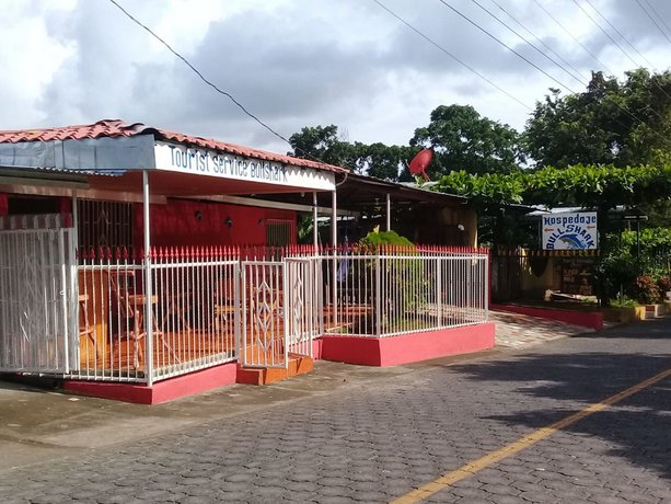 Hospedaje Bullshark