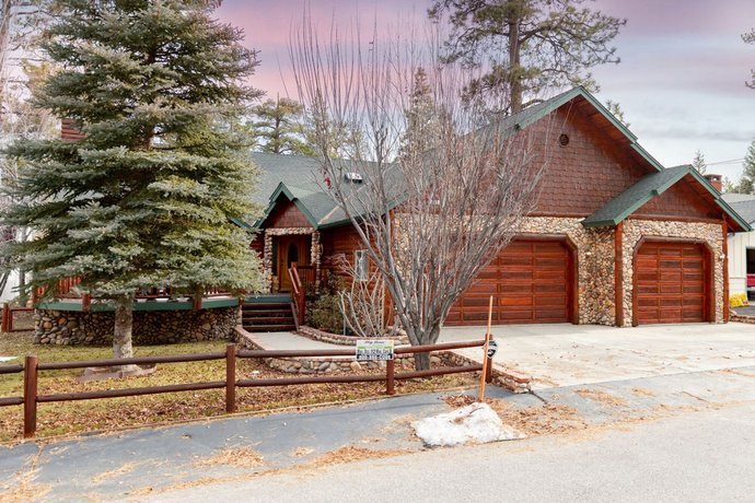 1809 - Chateau Shay Home - Free Ski/Board Rental Home