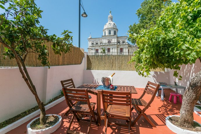 NEW Vintage Apartment in Historic Lisbon