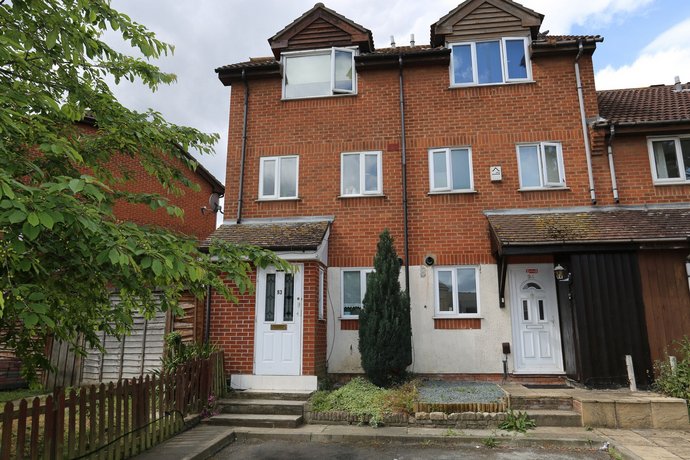 Beautiful 3 beds House West Thamesmead London