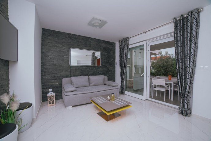 Relax Apartments Novalja