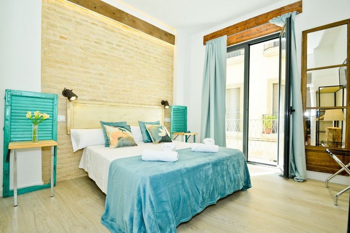 Acanthus Suites