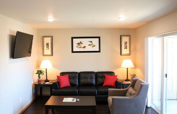 Autumn Leaf Furnished Apartments