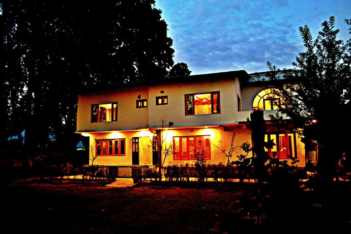 Nigeen Lake View Resort