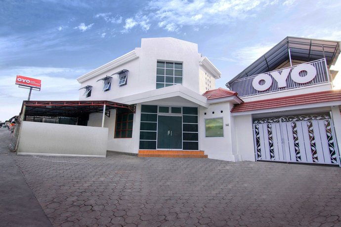 OYO 966 Dinda Guesthouse