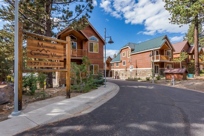 Mammoth Gateway Village 11