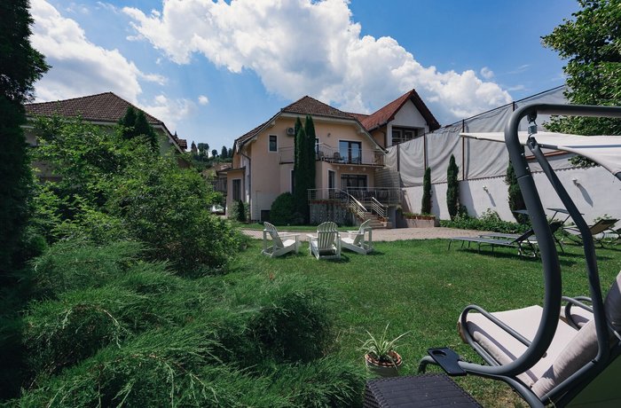 Flora Luxury House