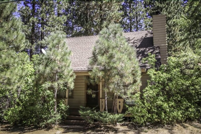 Mountain Air - 3 Br home by RedAwning