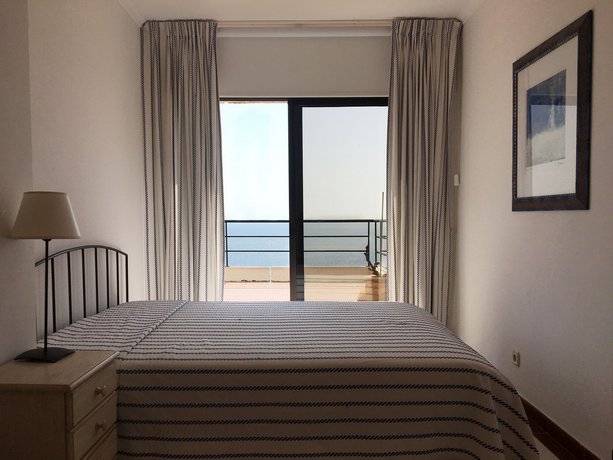 Sea View Apartment Sesimbra- Apartamento Vista Mar