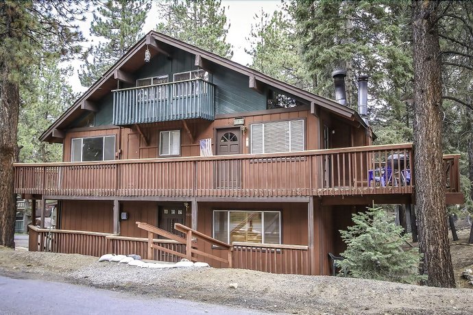 Wind Chimes 3 Bedroom Cabin