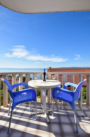 Apartments Mare Brela