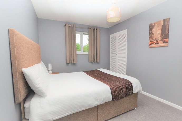 Brunswick Square Apartments by Roomsbooked
