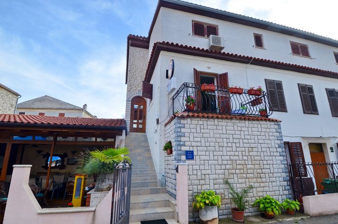 Mon Perin Castrum - Rooms Dado