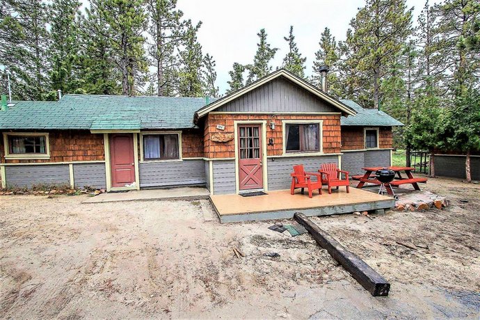 Lakeview Cabin 104