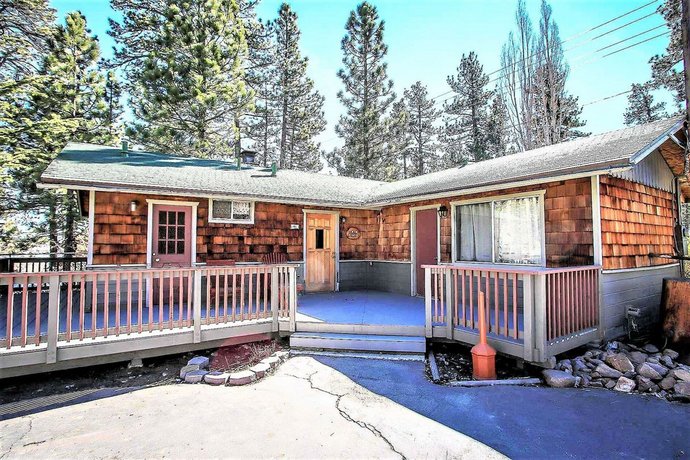 Twin Pines Cabin 111