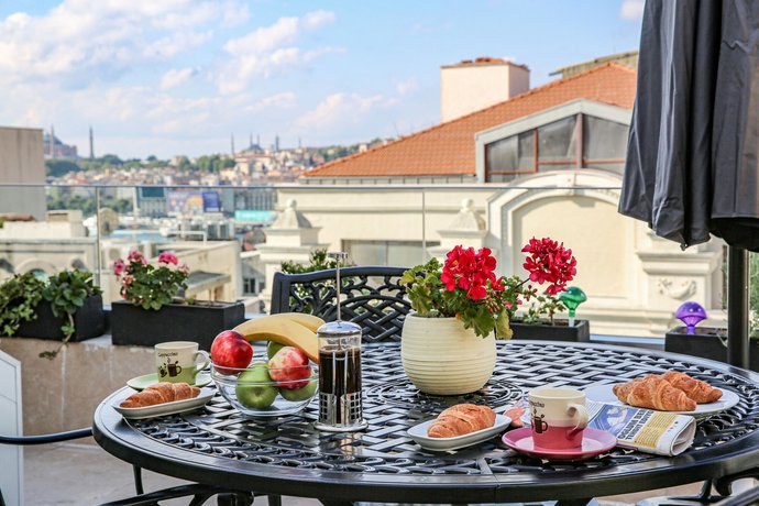 No 8 Galata