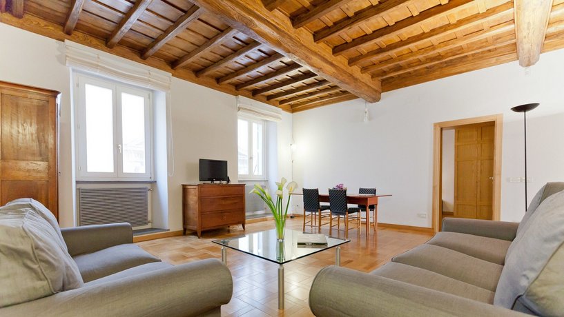 Pantheon Suite Apartment
