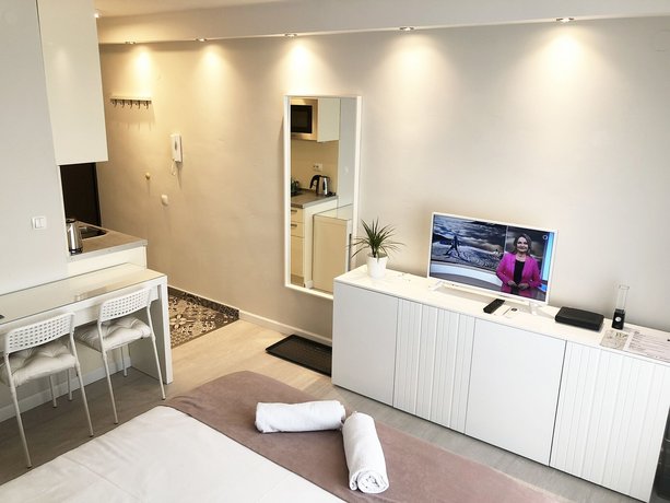 Penthouse Sky 16 Studio Apartment