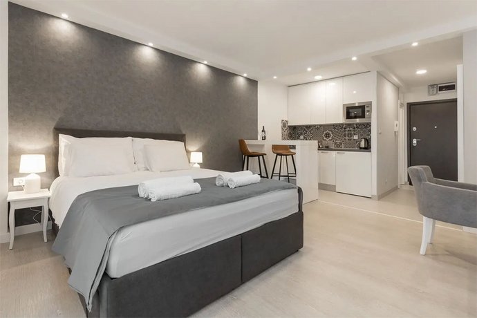 Penthouse Sky 17 s balkonom i besplatnim parkingom