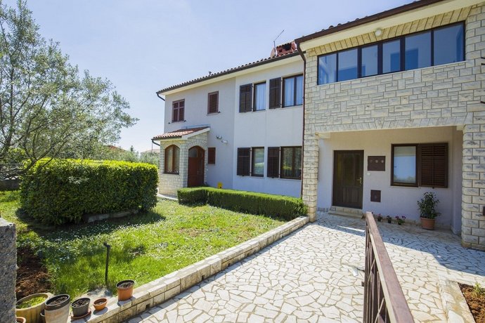 Apartment Luciana 225