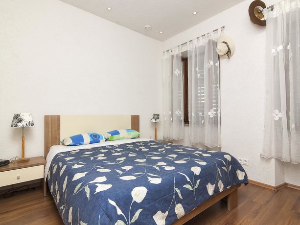 Old Town Apartment 91